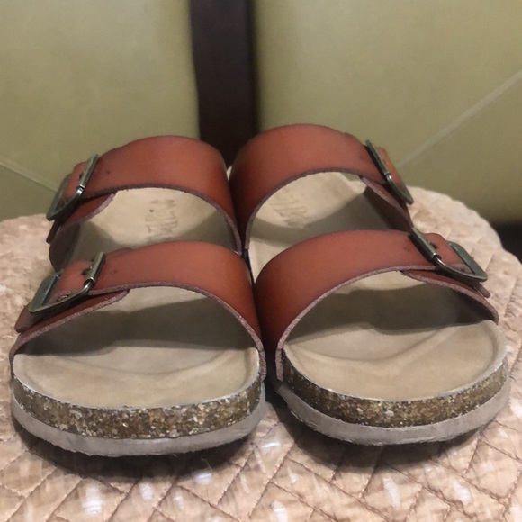 Size 9 women’s sandals - Picture 2 of 3